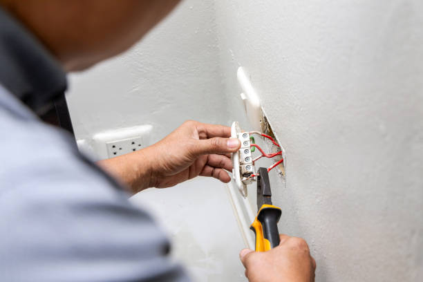 Best Affordable Emergency Electrician  in Middletown, IN